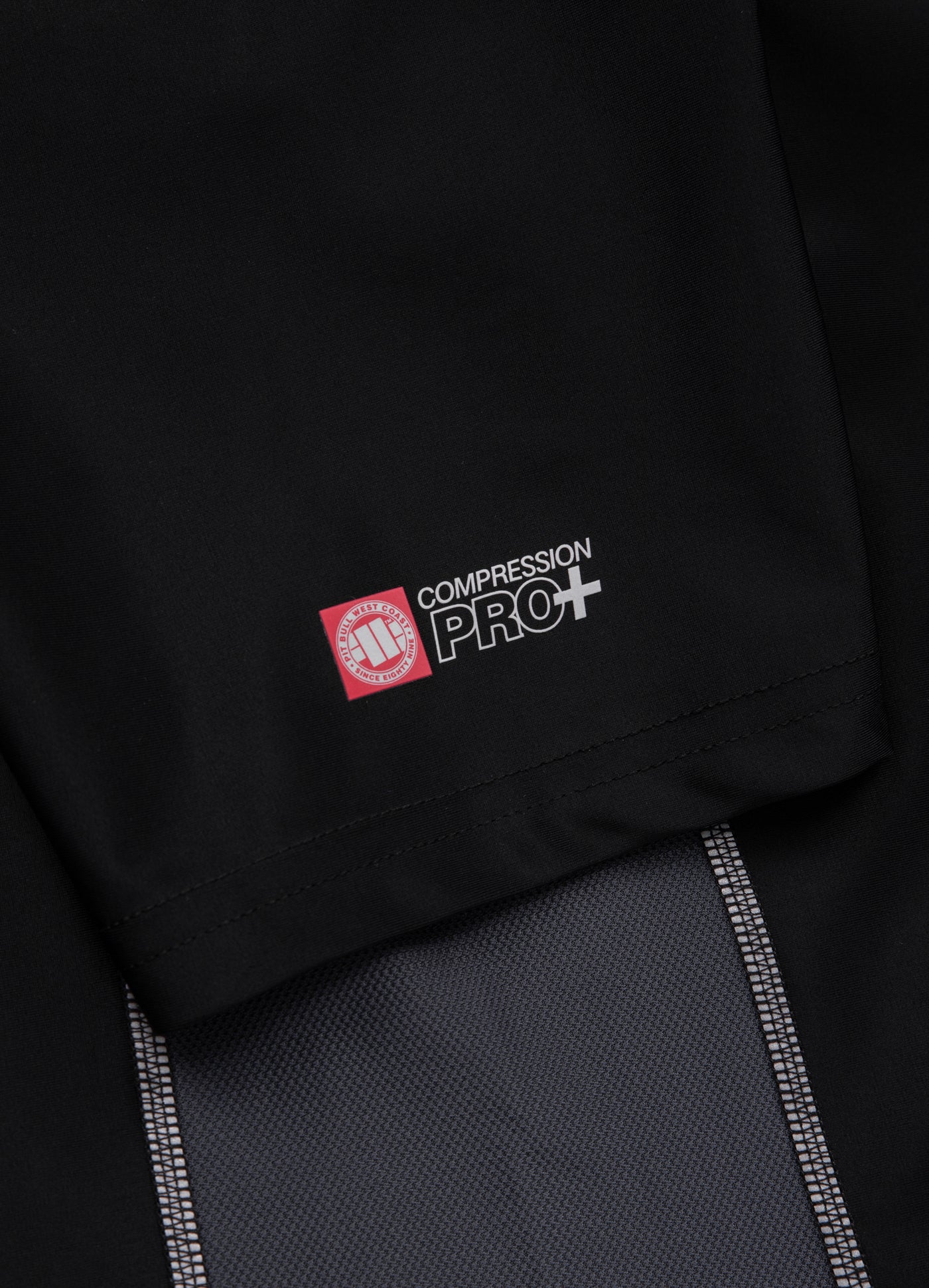 MENS COMPRESSION SHORTSLEEVE BLACK